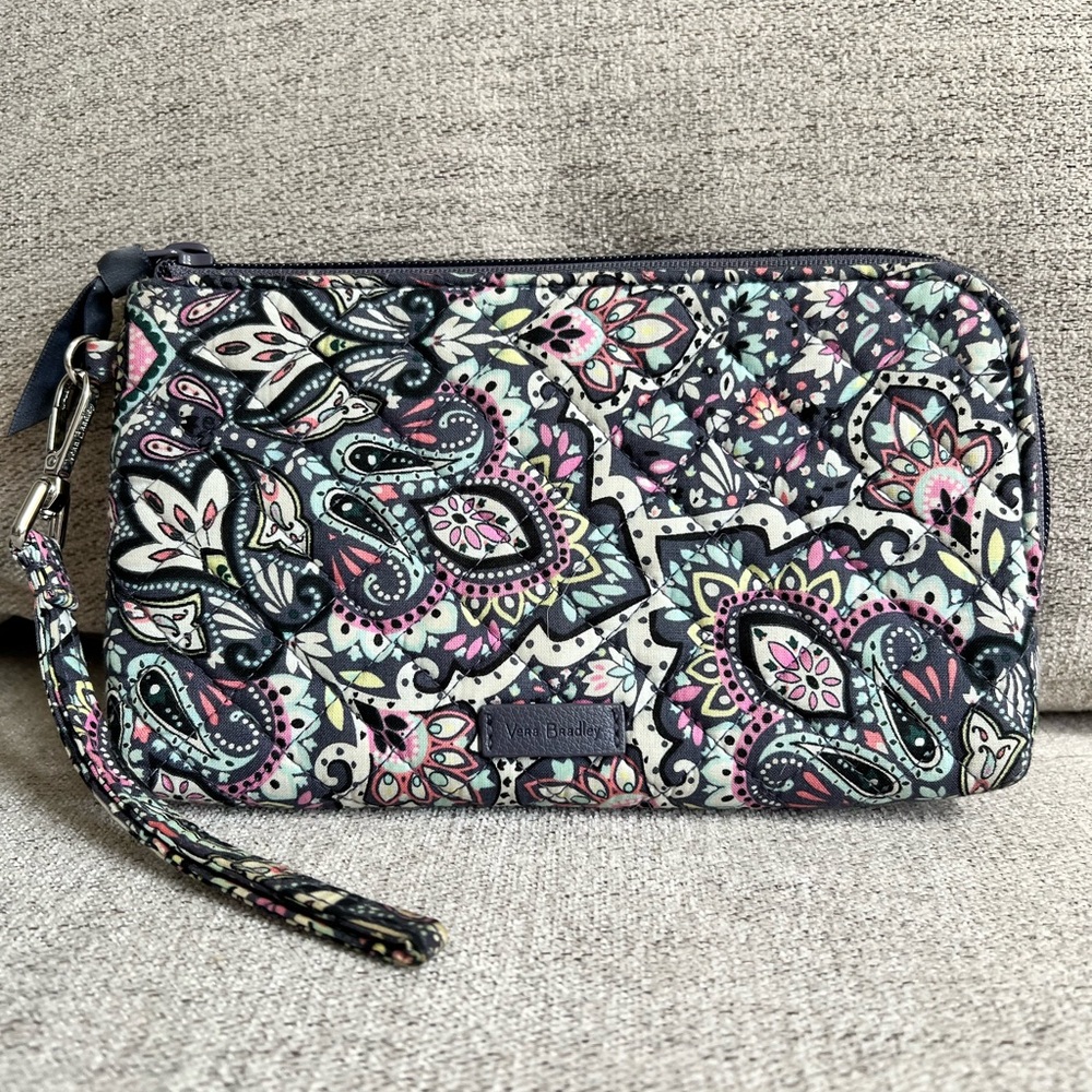 Vera Bradley Zip Wallet in Bonbon Medallion